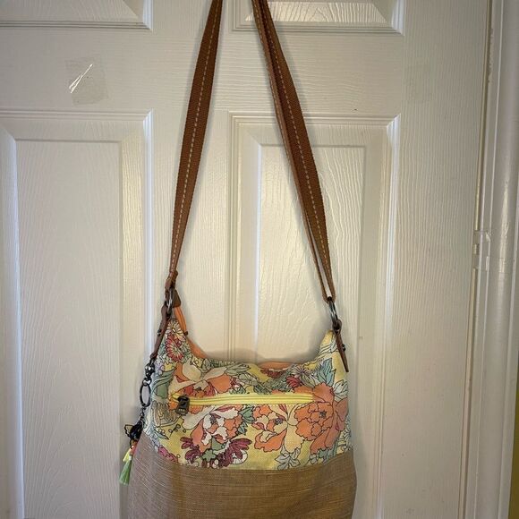 Sakroots Artist Circle Soft Bucket bag- Sunlight Lilac Flower floral print . - Picture 3 of 16